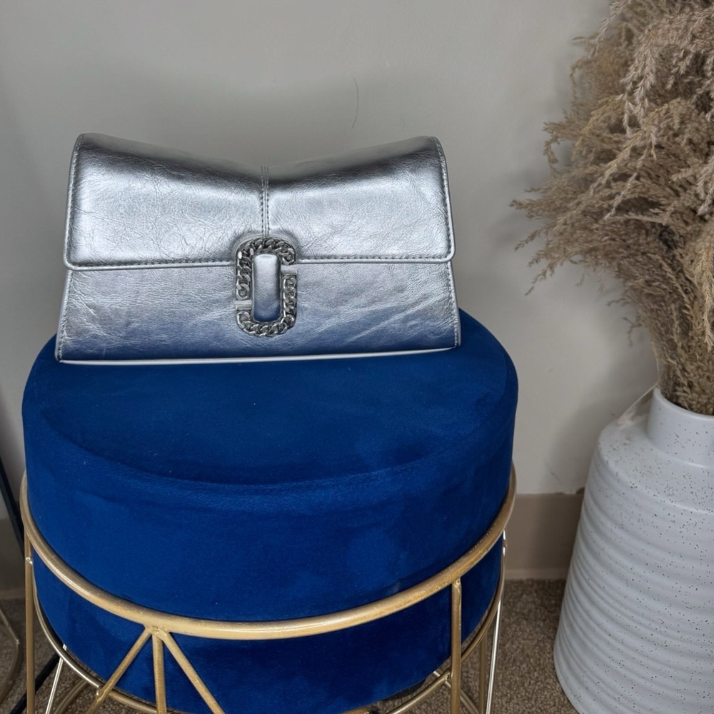 Marc Jacobs Pocket book